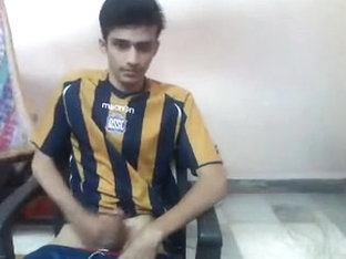 Indian Cute Footballer Cums On Cam (Gujarat, India)